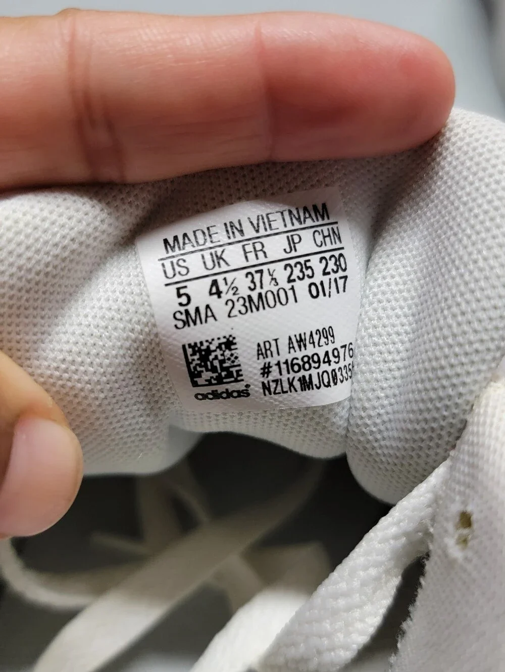 Adidas Baseline Mens AW4299 White Casual Shoes Sneakers Size 5